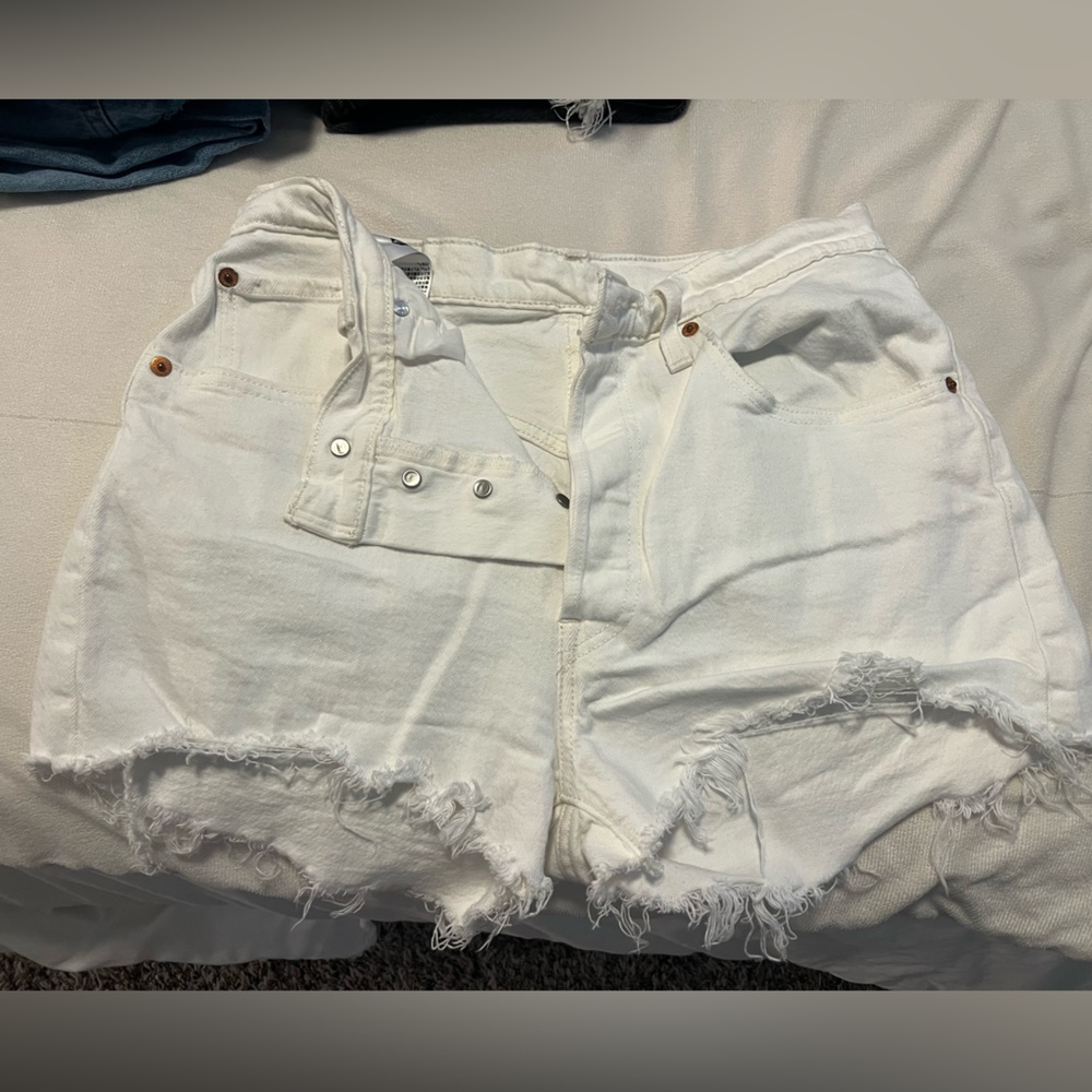 Levi’s 501 White Denim Frayed Hem Women Shorts